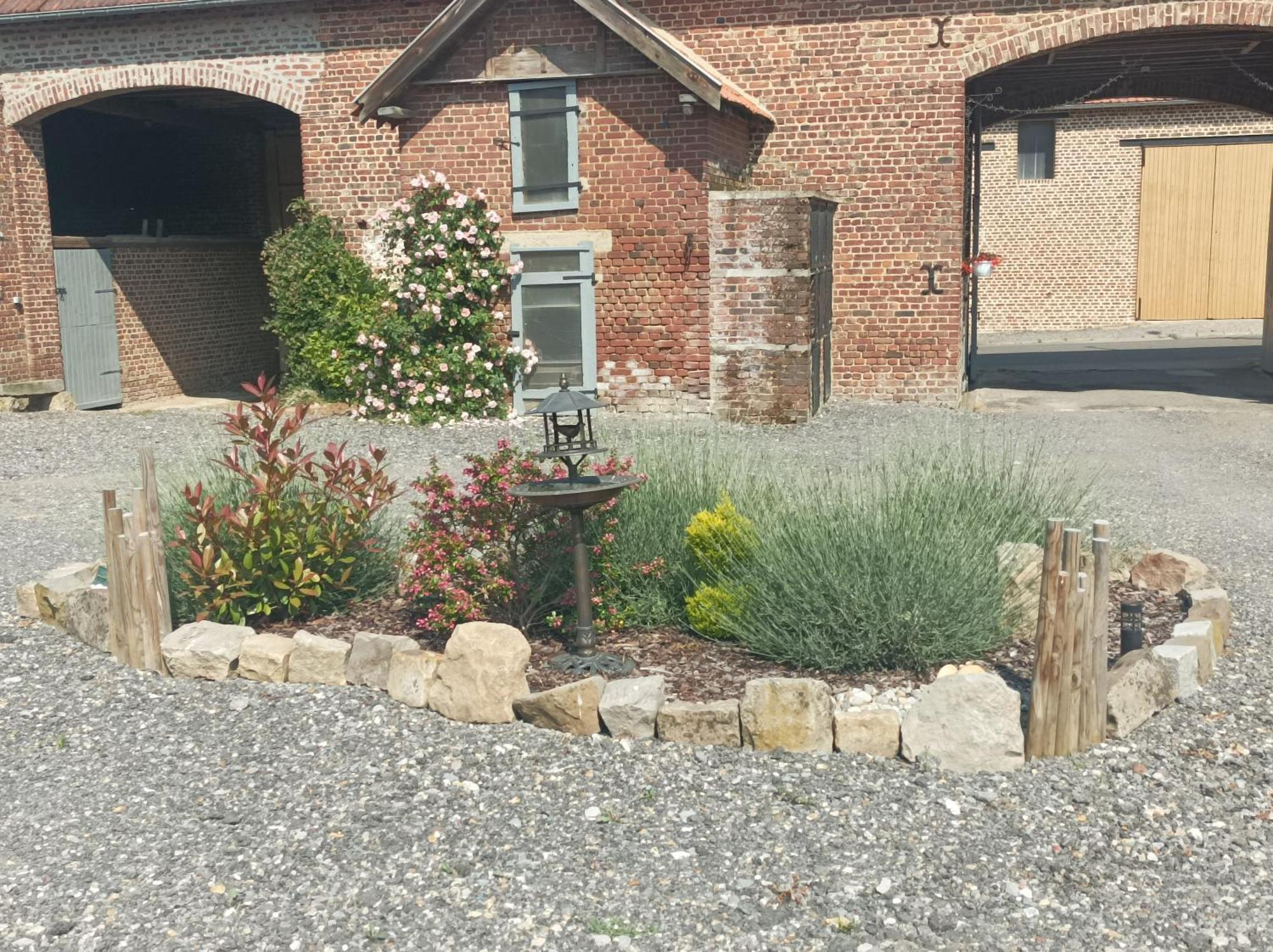 Les Muches Bed & Breakfast Bouzincourt Bagian luar foto